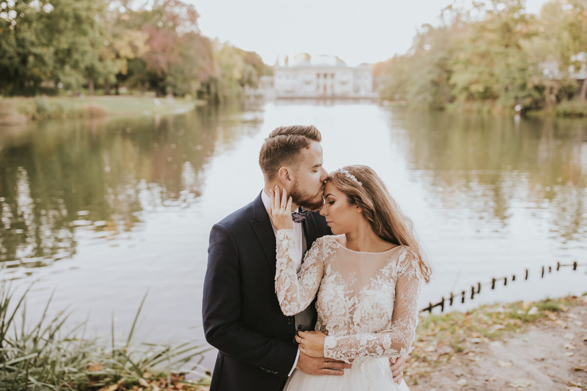 sesja ślubna w Łazienkach Królewskich, sesja ślubna w Warszawie, sesja ślubna w mieście