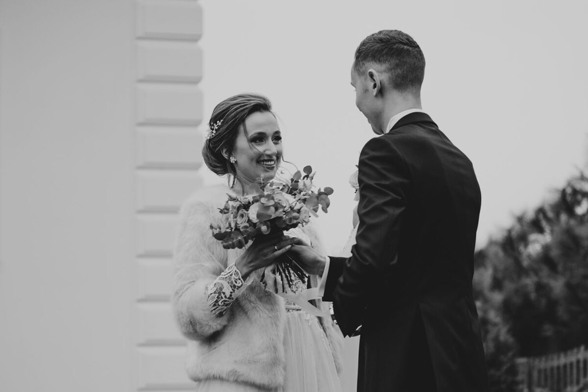 first look w ogrodzie, fotograf ślubny Kielce, przysięga małżeńska