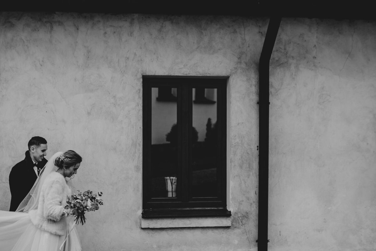 first look w ogrodzie, fotograf ślubny Kielce, przysięga małżeńska