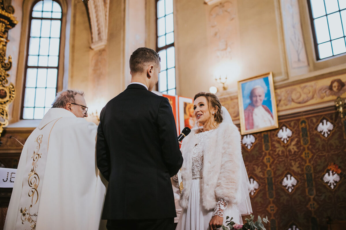 first look w ogrodzie, fotograf ślubny Kielce, przysięga małżeńska