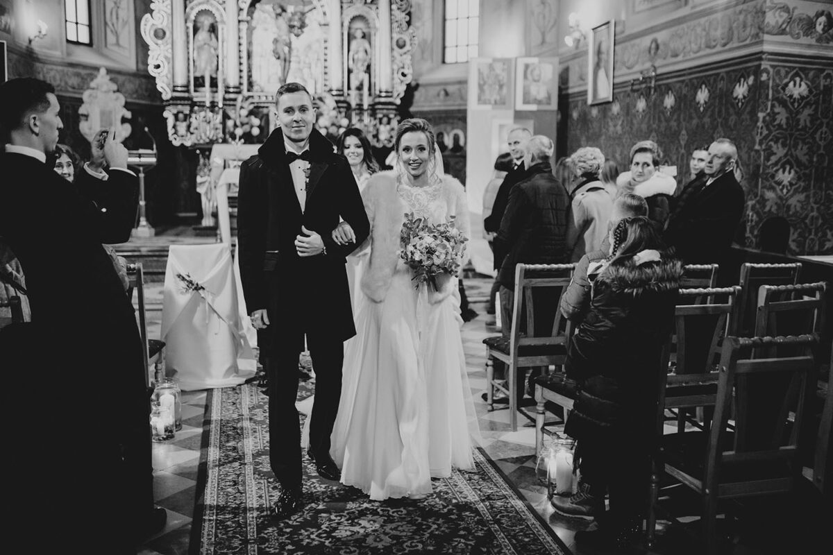 first look w ogrodzie, fotograf ślubny Kielce, przysięga małżeńska