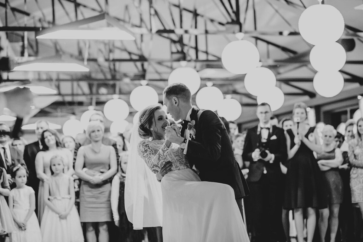 pierwszy taniec, wesele w Gościńcu za Borem, fotobudka na wesele