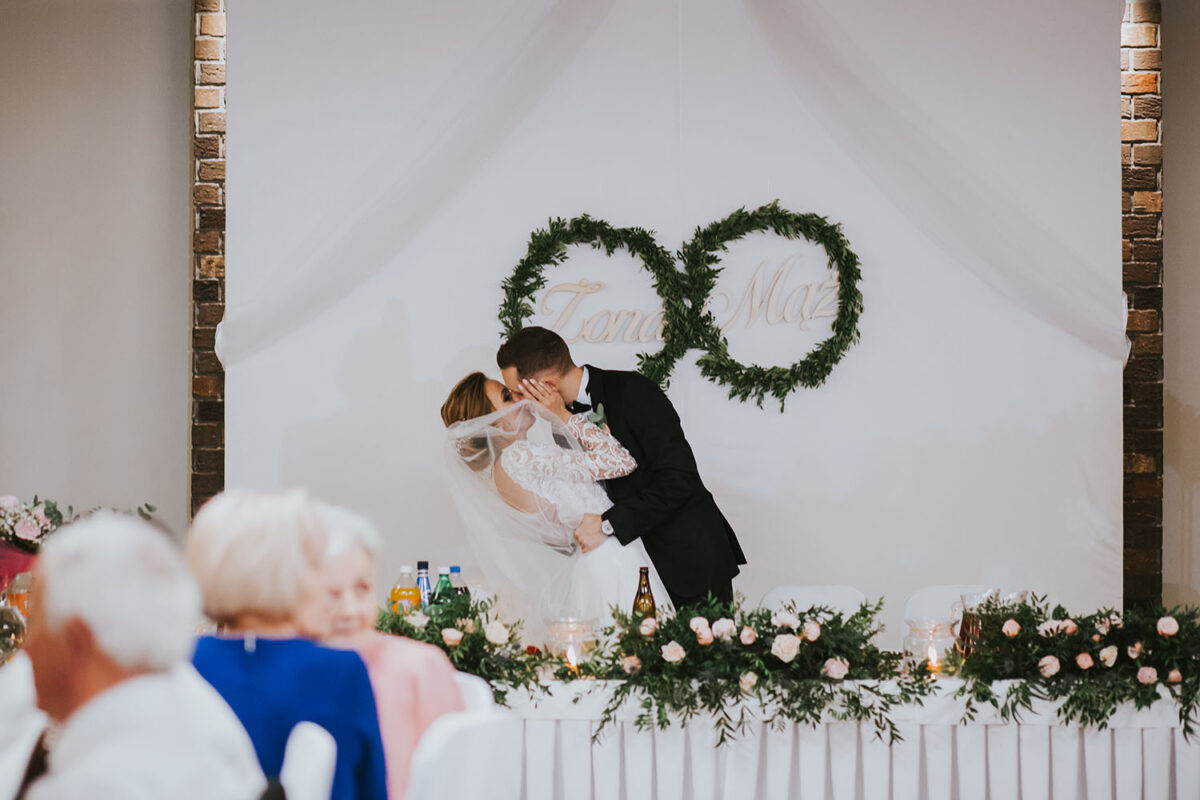 podziękowania dla rodziców, wesele w Gościńcu za Borem, fotograf ślubny Kielce