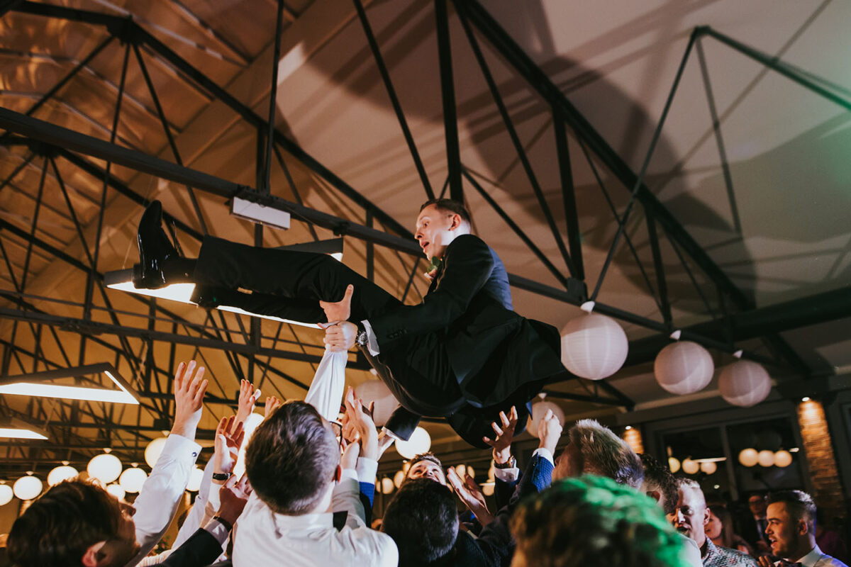 podziękowania dla rodziców, wesele w Gościńcu za Borem, fotograf ślubny Kielce