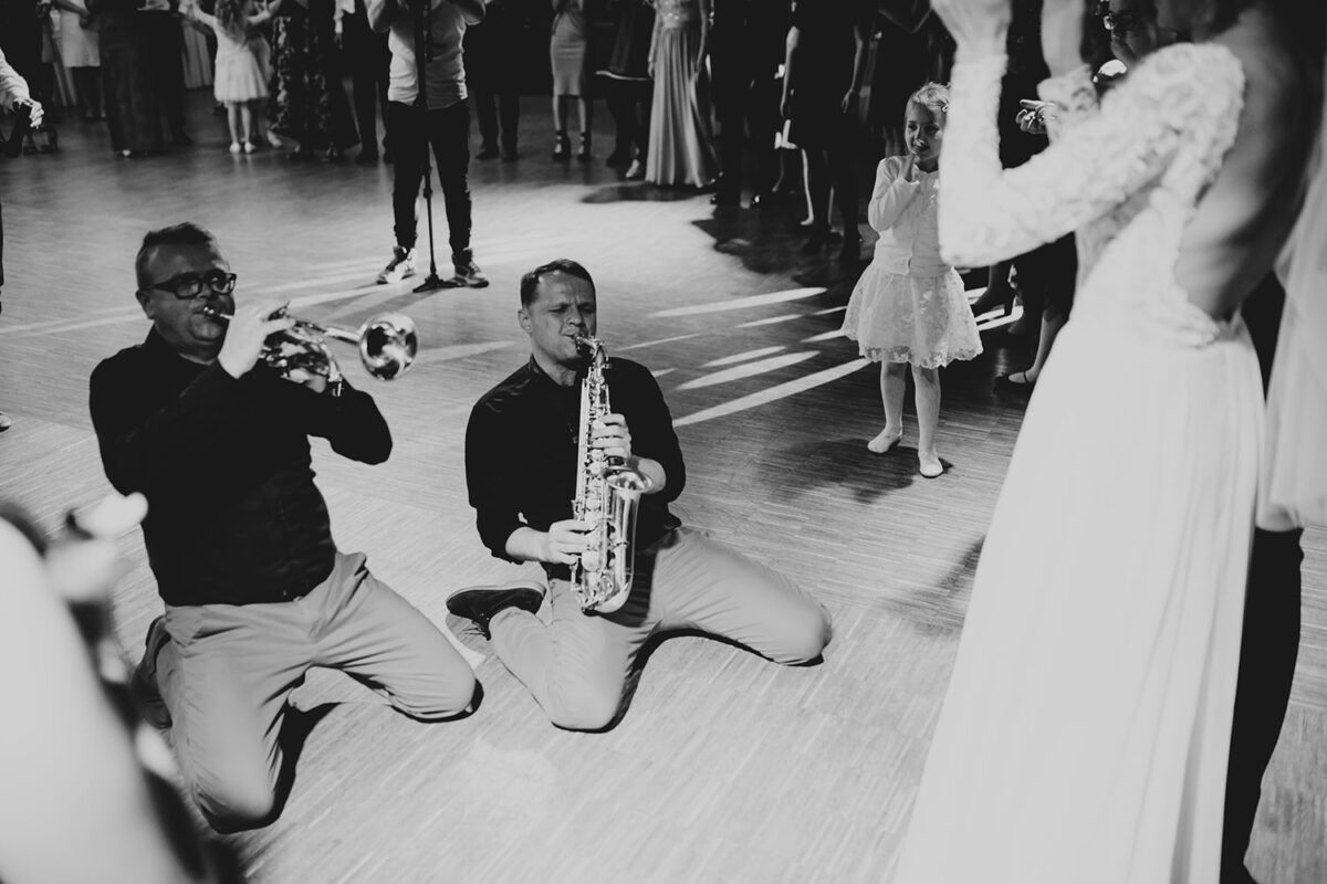 podziękowania dla rodziców, wesele w Gościńcu za Borem, fotograf ślubny Kielce