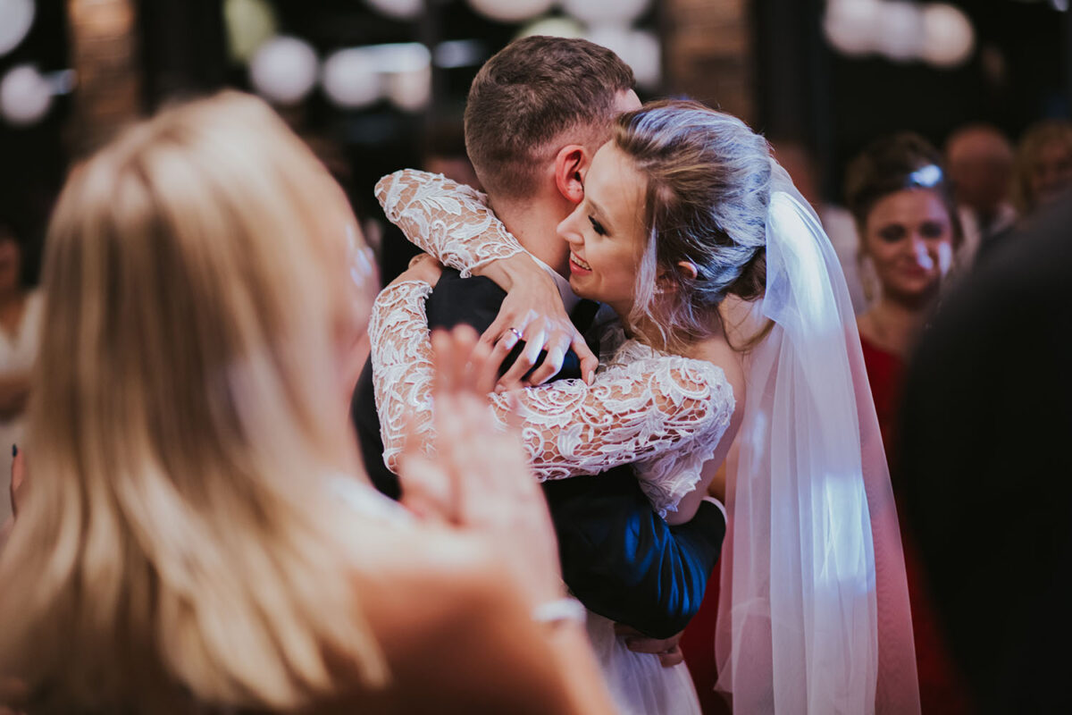 podziękowania dla rodziców, wesele w Gościńcu za Borem, fotograf ślubny Kielce