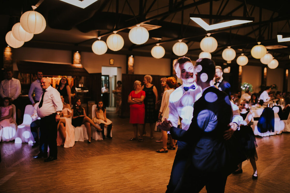 podziękowania dla rodziców, wesele w Gościńcu za Borem, fotograf ślubny Kielce