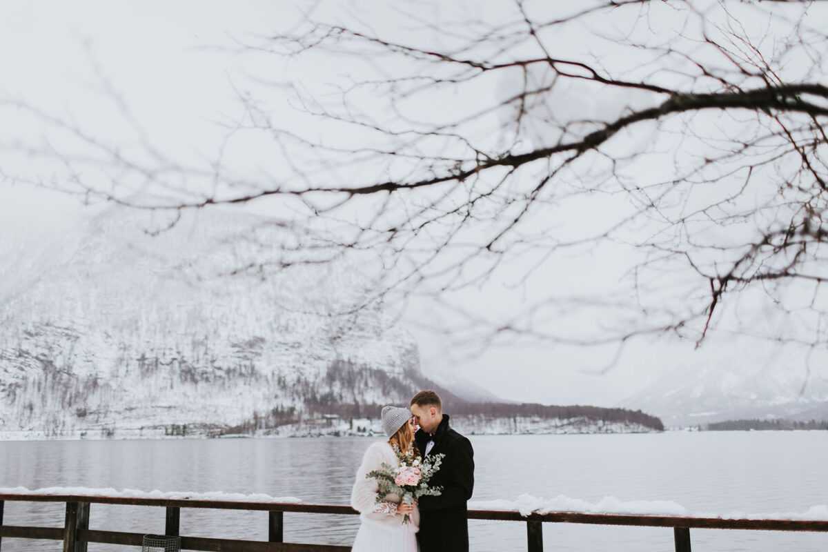 sesja ślubna zimą, sesja ślubna w Hallstatt, zimowa sesja ślubna w Hallstatt