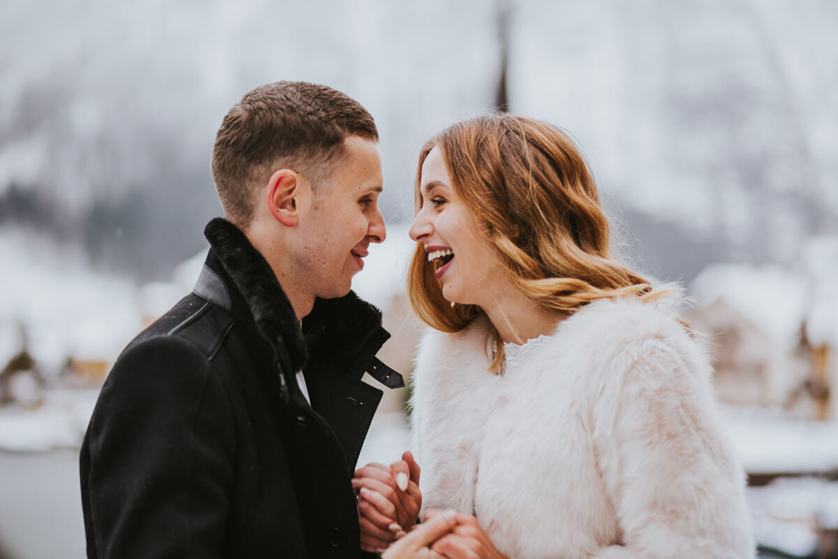 sesja ślubna zimą, sesja ślubna w Hallstatt, zimowa sesja ślubna w Hallstatt