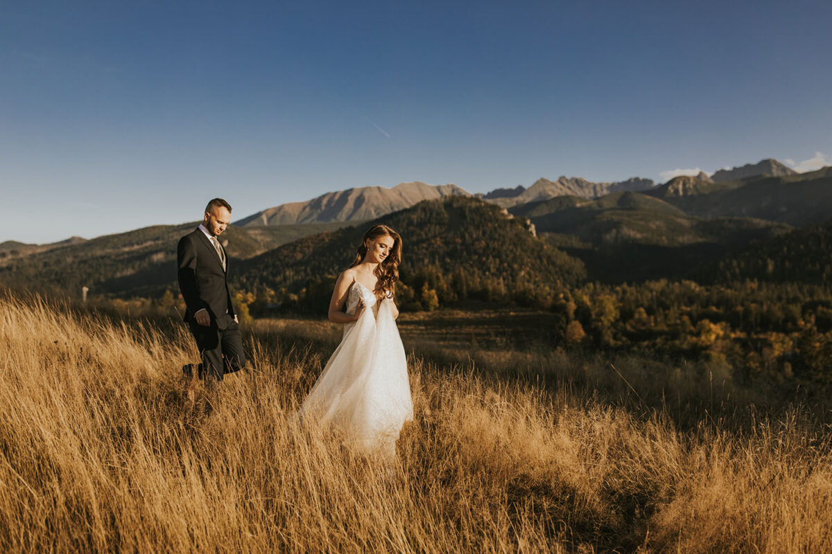 sesja ślubna w górach, sesja ślubna w Tatrach, suknia ślubna Carolina Prestige