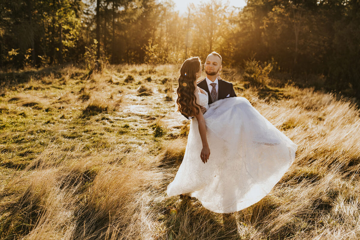 sesja ślubna w górach, sesja ślubna w Tatrach, suknia ślubna Carolina Prestige