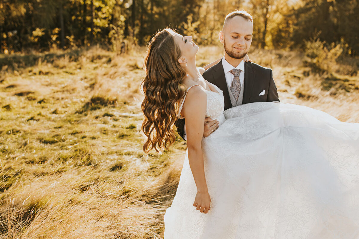 sesja ślubna w górach, sesja ślubna w Tatrach, suknia ślubna Carolina Prestige