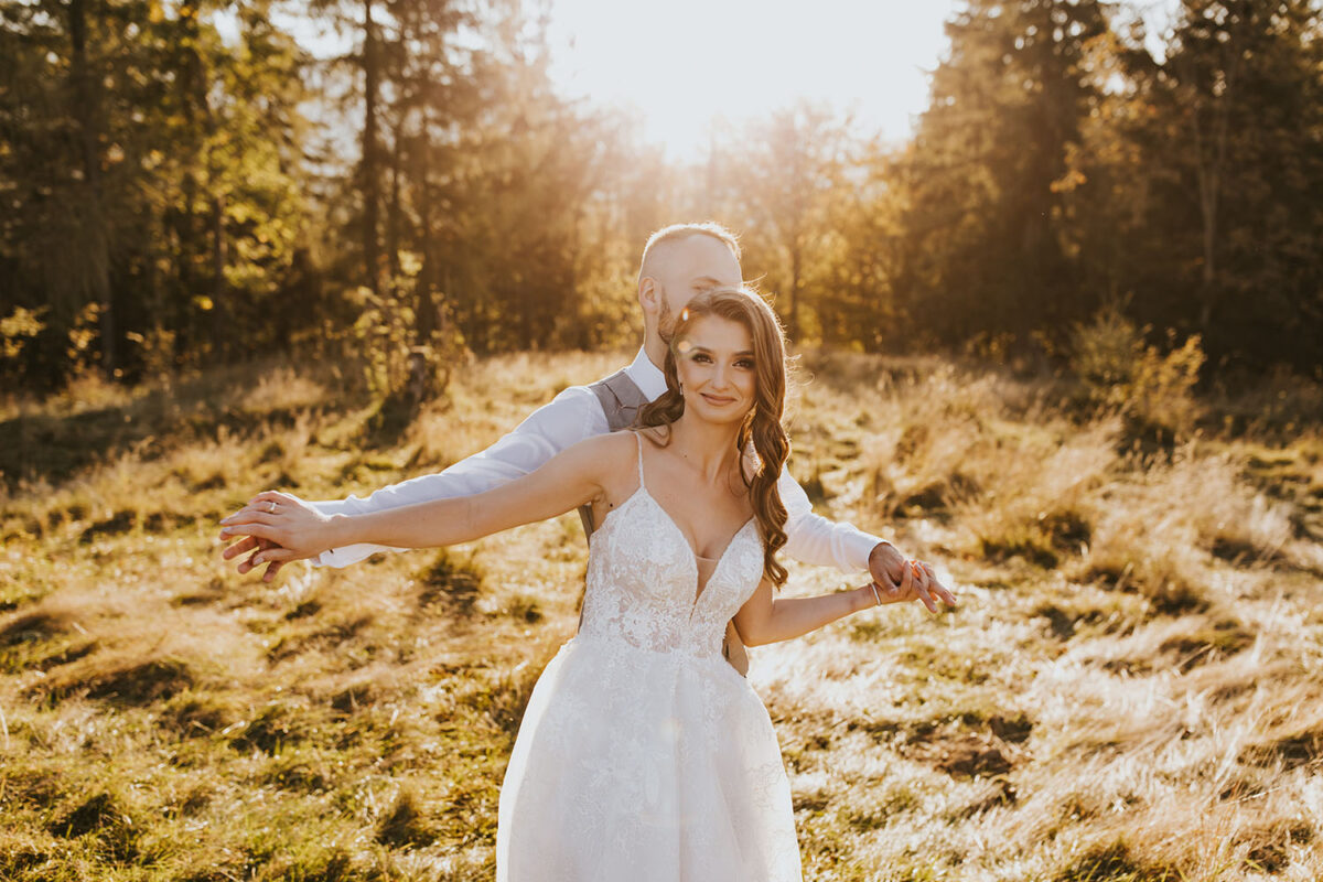 sesja ślubna w górach, sesja ślubna w Tatrach, suknia ślubna Carolina Prestige