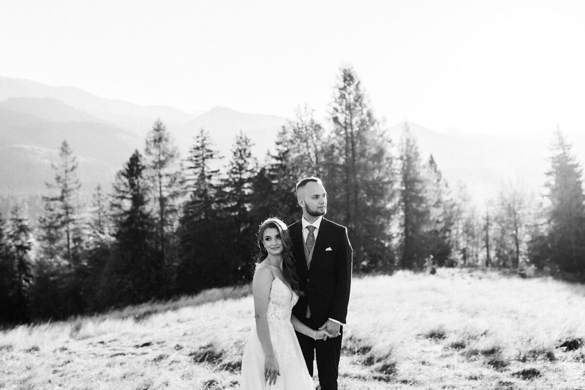 sesja ślubna w górach, sesja ślubna w Tatrach, suknia ślubna Carolina Prestige