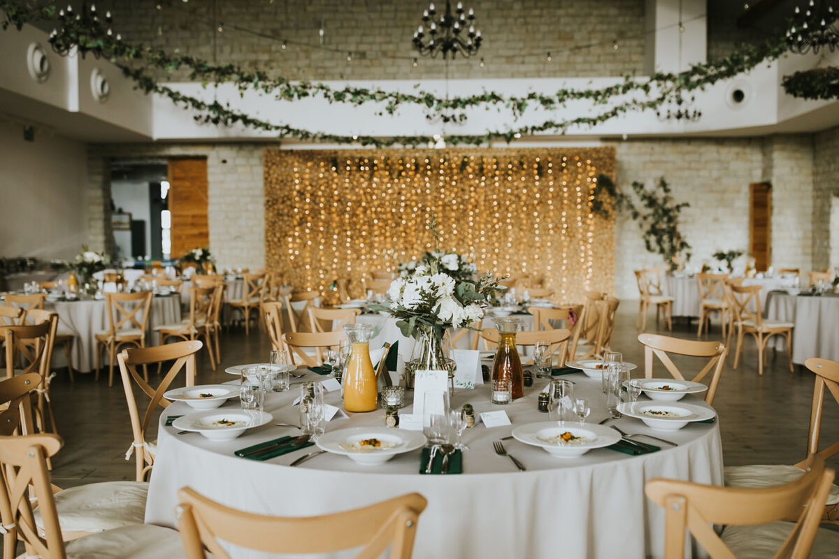 Szlachecki  Dwór w Pobiedniku, reportaż ślubny w Pobiedniku, przygotowania Panny Młodej