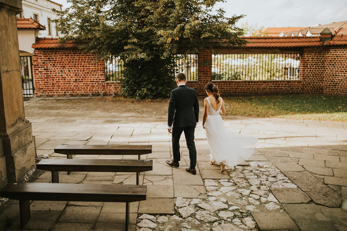 Szlachecki  Dwór w Pobiedniku, reportaż ślubny w Pobiedniku, przygotowania Panny Młodej