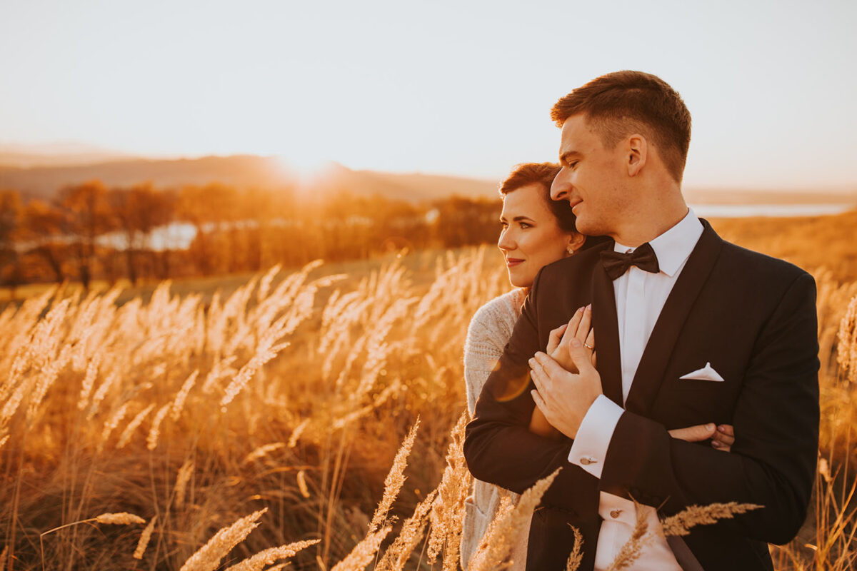 sesja ślubna nad Jeziorem Czorsztyńskim, Jezioro Czorsztyńskie, jesienna sesja ślubna