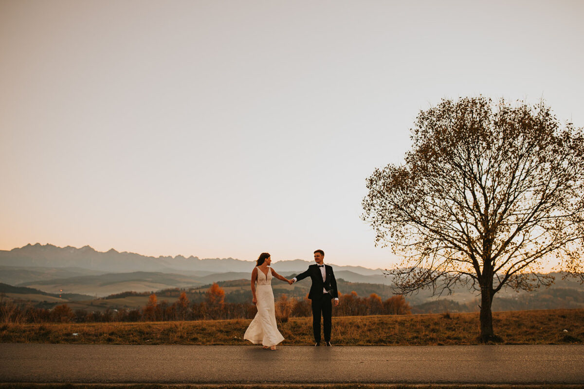 sesja ślubna nad Jeziorem Czorsztyńskim, Jezioro Czorsztyńskie, jesienna sesja ślubna