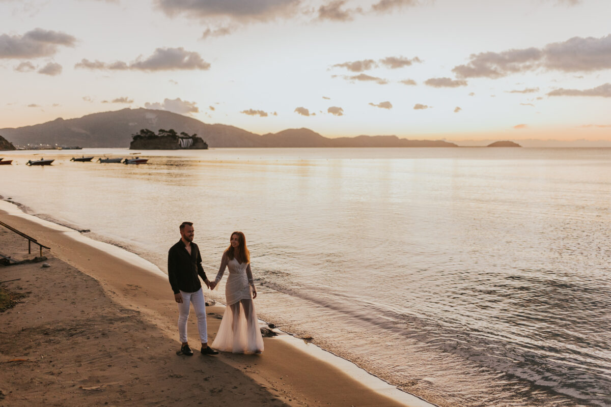 wschód słońca na Zakynthos, sesja ślubna na Zakyntos, sesja ślubna o wschodzie słońca